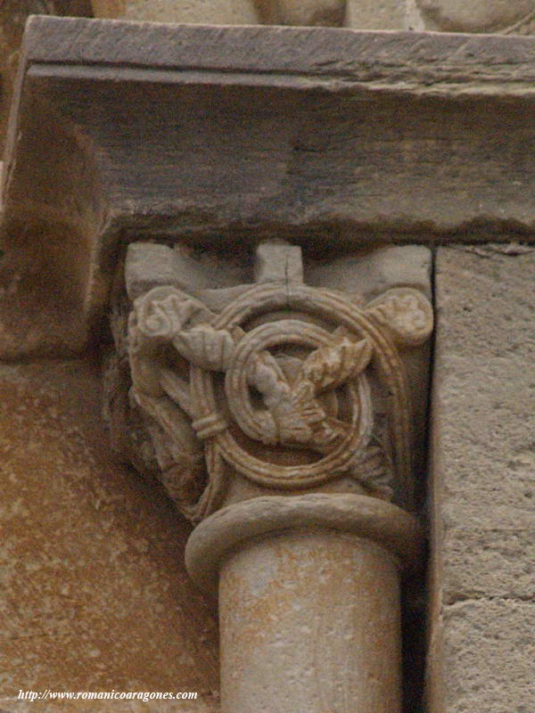 CAPITEL DEL EXTERIOR DEL TEMPLO - GEOMÉTRICOS